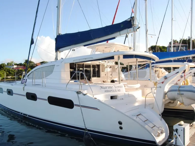 Noleggio Catamarano Leopard Catamarans / Robertson & Caine con patente nautica
