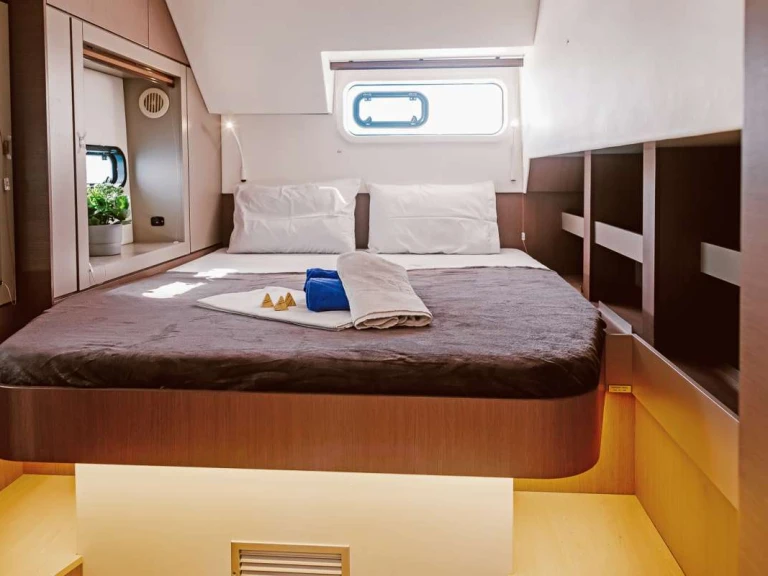 Catamarano a noleggio a Port d'Andratx al miglior prezzo