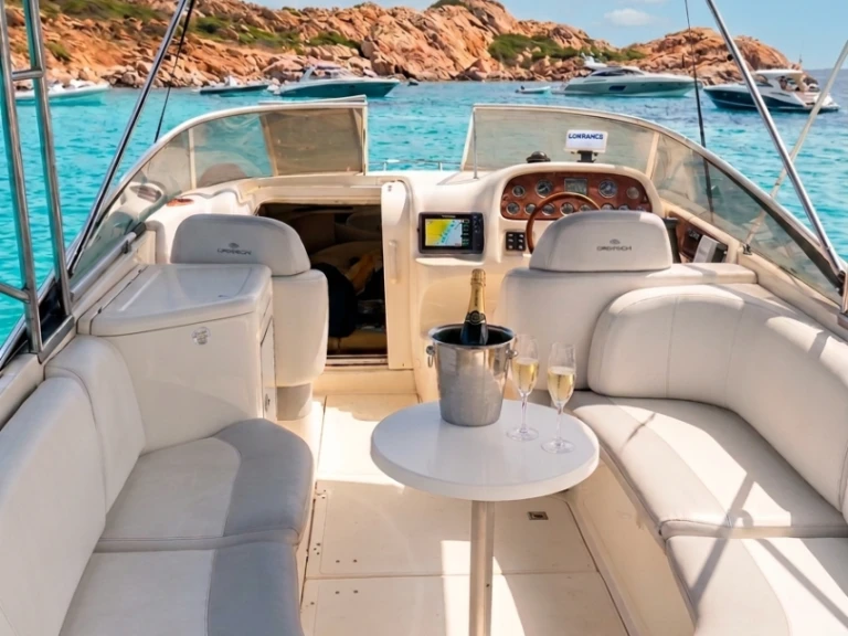 Noleggio Barca a motore Cranchi con patente nautica