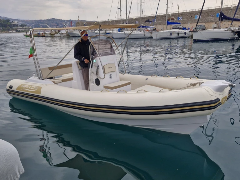 Gommone a noleggio a Sanremo al miglior prezzo