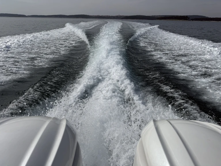 Noleggio Barca a motore con o senza skipper Jeanneau a Medulin