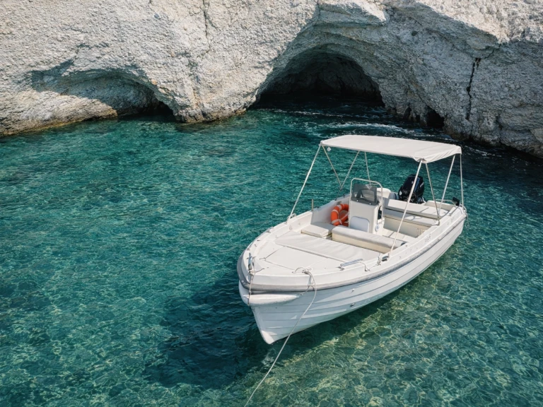 Noleggio barche Assos 450 a Provatás su Samboat