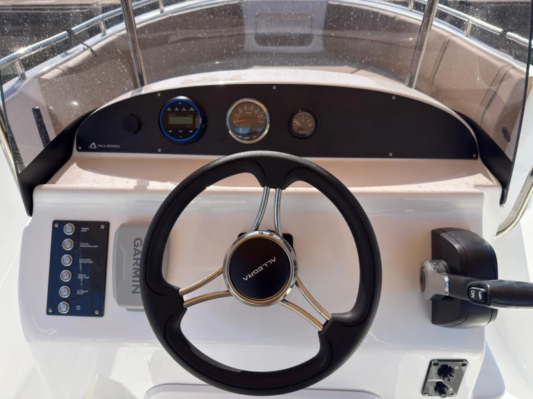 Noleggio Barca a motore Allegra Boats con patente nautica