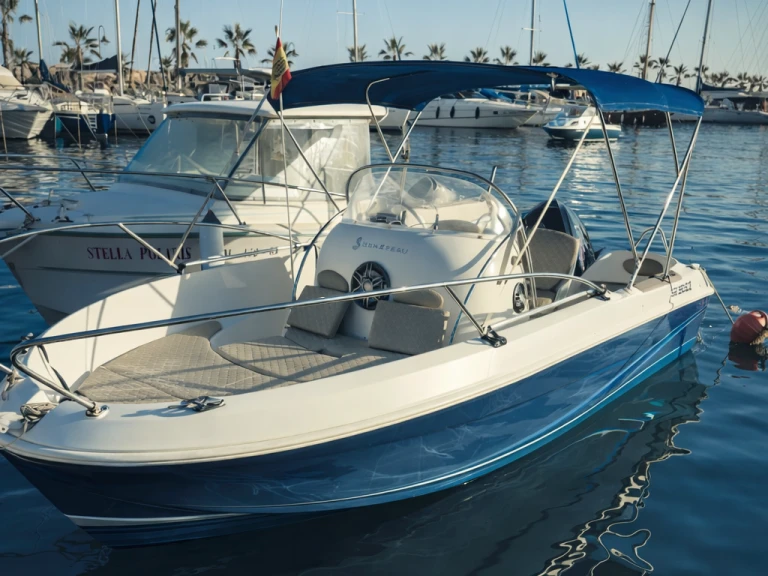 Noleggio barche Port d'Alicante economico Flyer 550