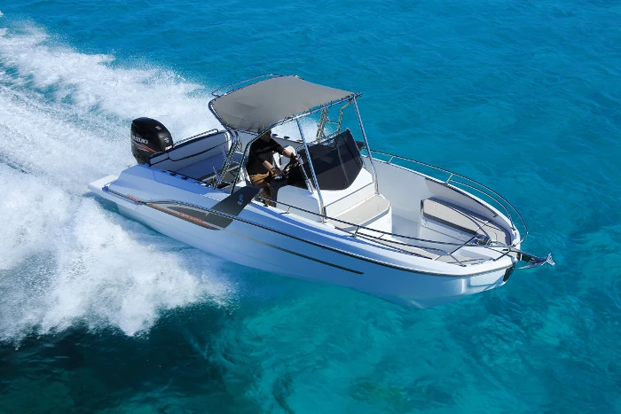 Noleggiare una Bénéteau Beneteau Flyer 7.7 Space Deck a Barcellona