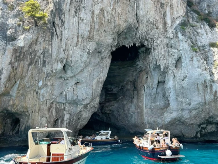 Noleggio Gommone a Sorrento – Joker Boat Coaster 650