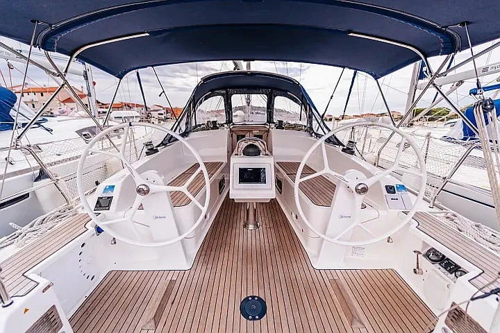 Noleggio barche Betina economico Cruiser 37