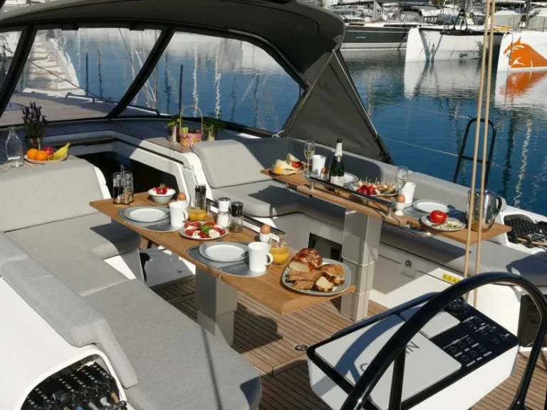 Noleggio Barca a vela Bénéteau con patente nautica