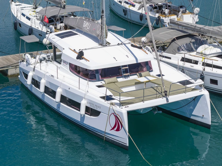 Noleggio Catamarano con o senza skipper Bali a Castelli