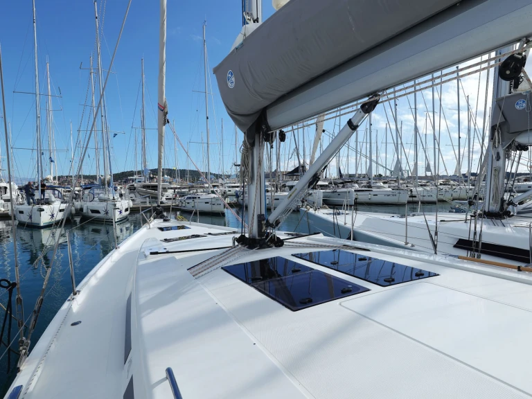 Noleggiare una Hanse Hanse 455 a Seget Donji