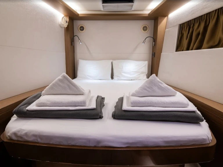 Noleggio Catamarano Lagoon con patente nautica