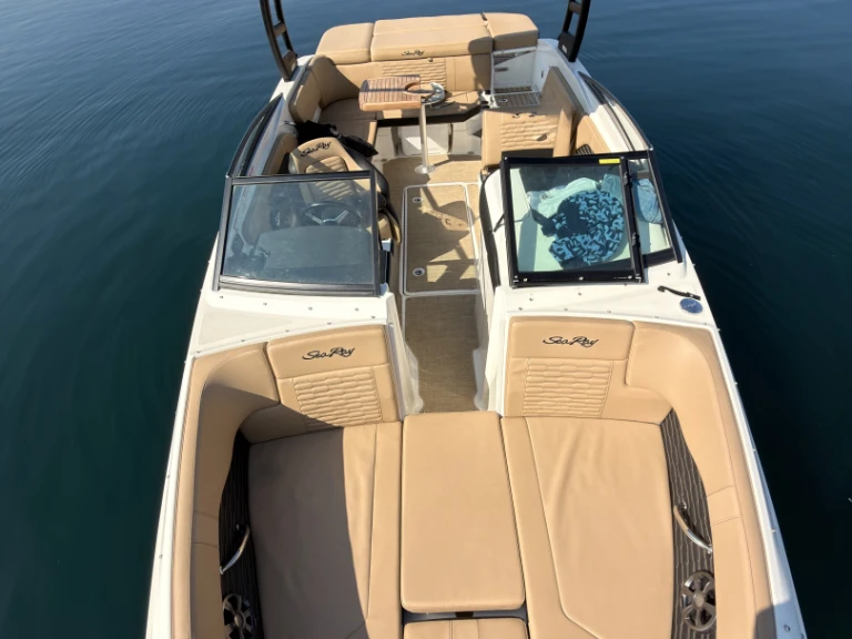 Noleggiare una Sea Ray SPX 230 a Thonon-les-Bains