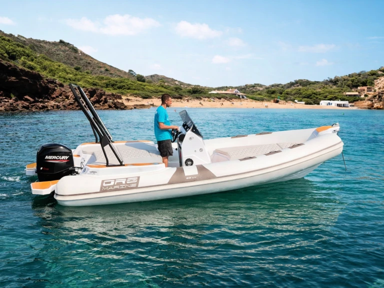 Gommone a noleggio a Port d'Addaia (Porto) al miglior prezzo