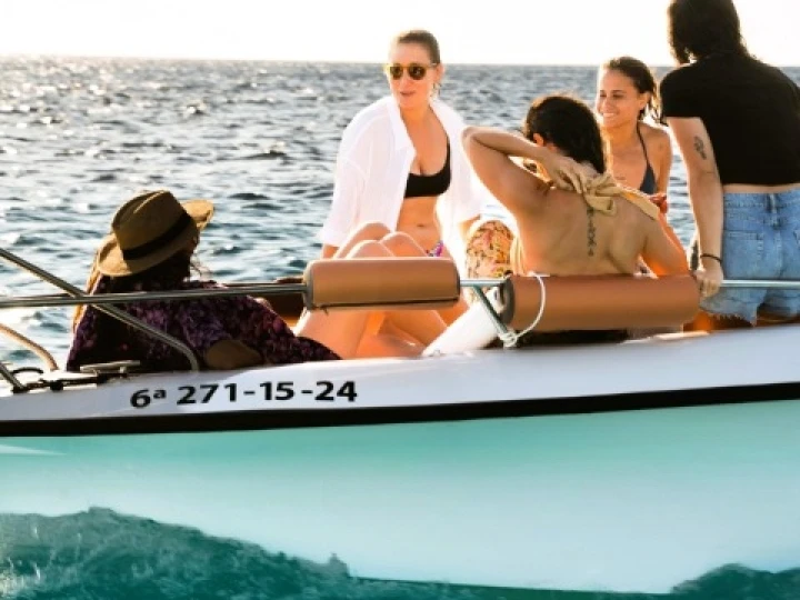 Noleggio Barca a motore con o senza skipper Polyester Yacht a Ciutadella de Menorca