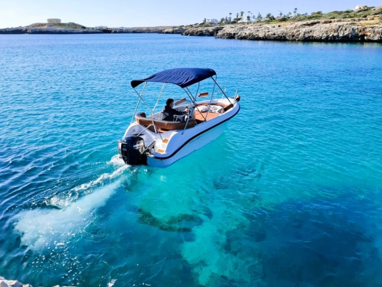 Noleggio Barca a motore a Ciutadella de Menorca – Polyester Yacht Marion 540