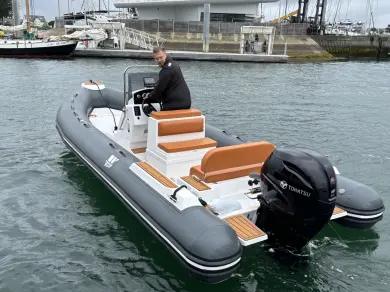 Gommone a noleggio a Arzon al miglior prezzo