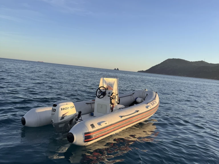 Noleggio Gommone sportis con patente nautica