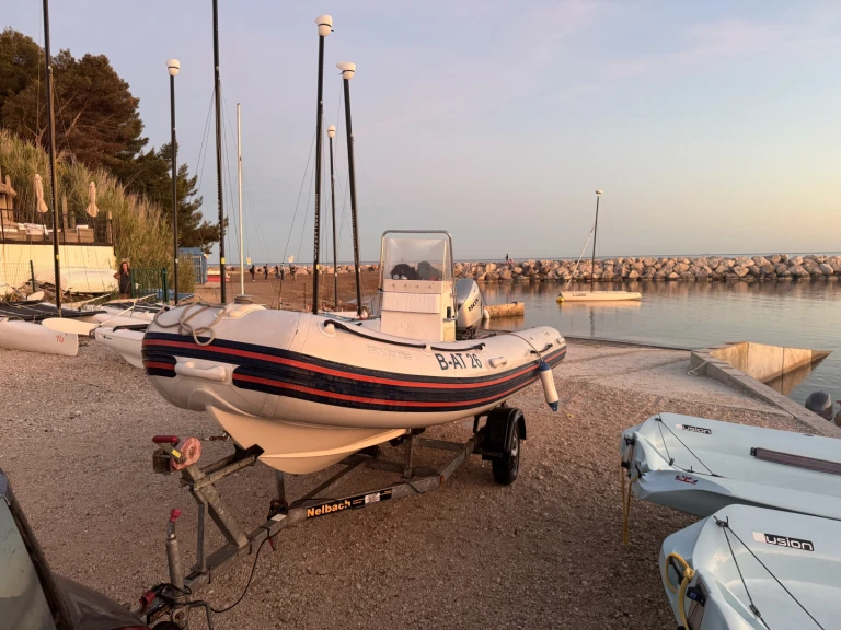 Noleggiare una sportis Mc4700 a Les Sablettes