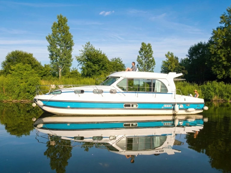 Noleggio barche Nicols Yacht Nicols Sedan 1170 a Amieira su Samboat