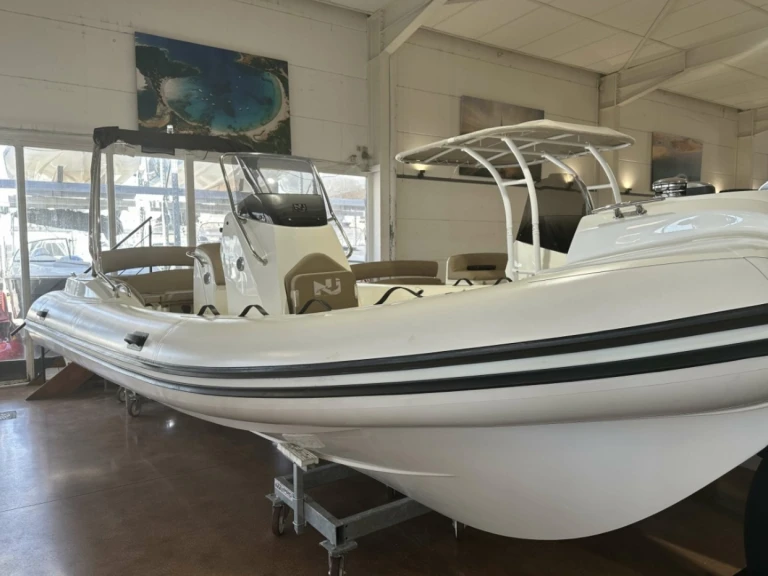 Noleggio a Marsiglia – Nuova Jolly Prince 22 su SamBoat