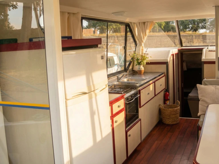 Noleggio barche Nicols Yacht Nicols Sedan 800 a Sermoise-sur-Loire su Samboat