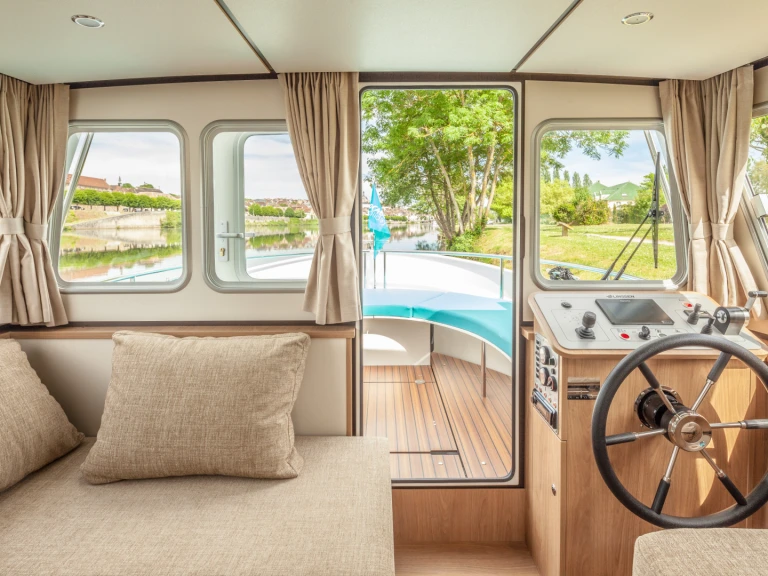 Houseboat a noleggio a Corbigny al miglior prezzo