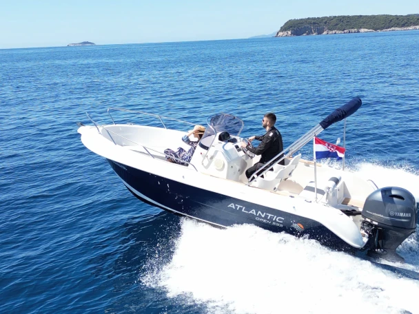 Noleggio barche Atlantic 555 open a Ragusa (Dubrovnik) su Samboat