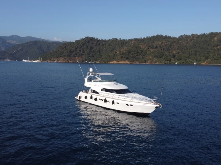 Noleggio Yacht di lusso Tuzla Yapimi con patente nautica