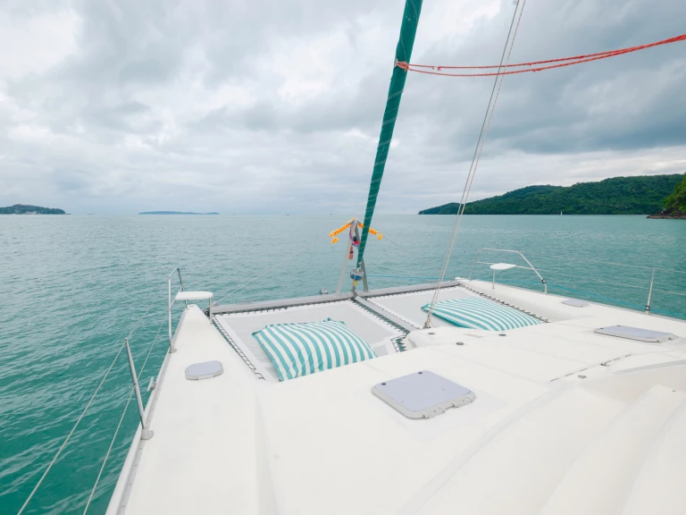 Noleggiare una Leopard Leopard 45 a Ao Chalong