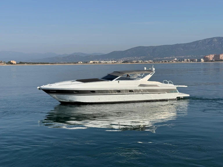 Noleggio Barca a motore Pershing con patente nautica