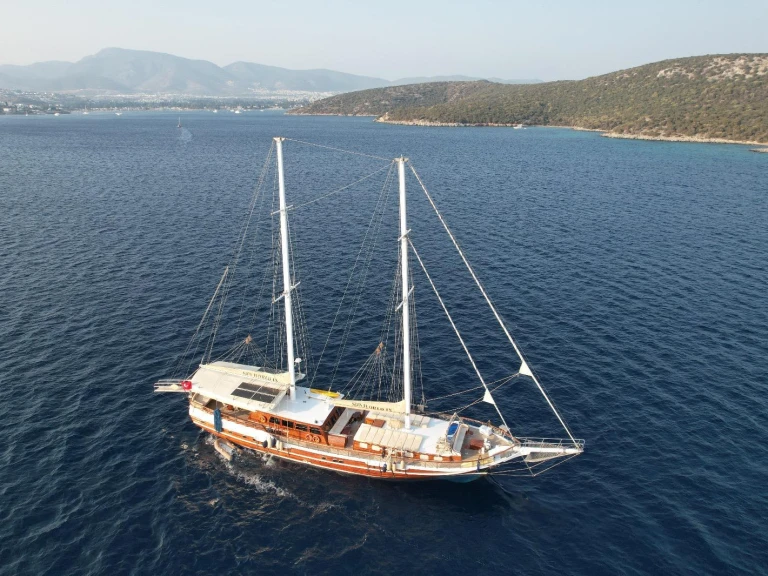 Noleggio Barca a vela Gulet con patente nautica