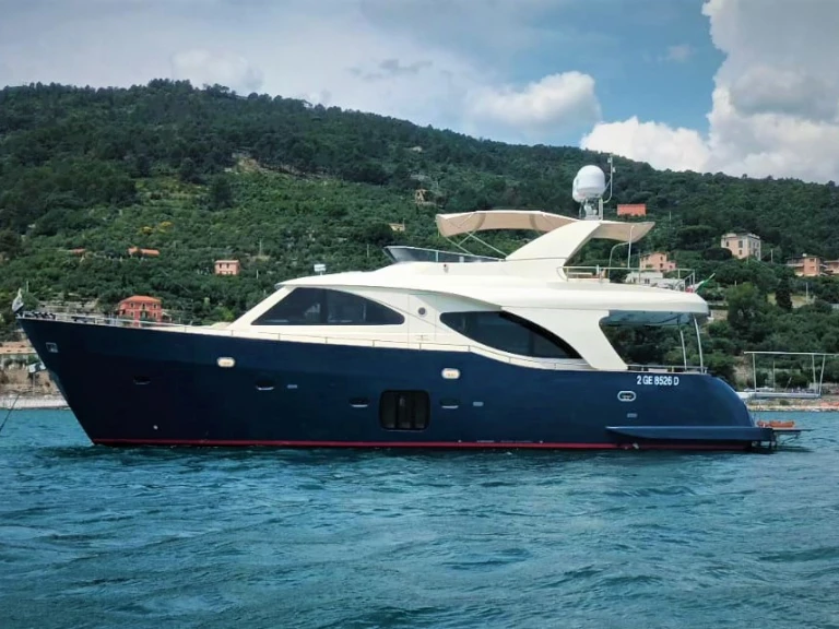 Noleggio Yacht di lusso Gianetti con patente nautica