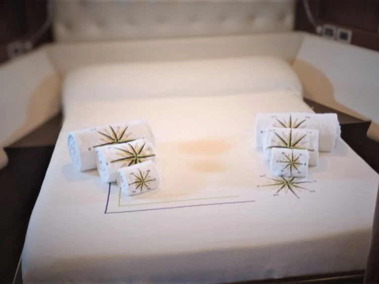 Noleggio Yacht di lusso a La Spezia – Gianetti Navetta