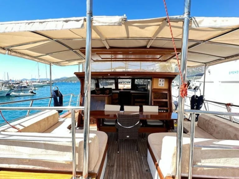 Noleggio Barca a vela Özel Yapım con patente nautica