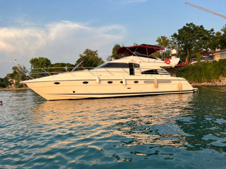 Noleggiare una Prenses 2010 a Side