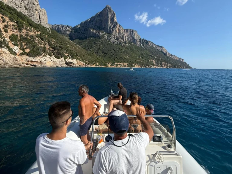 Gommone a noleggio a Arbatax Port al miglior prezzo