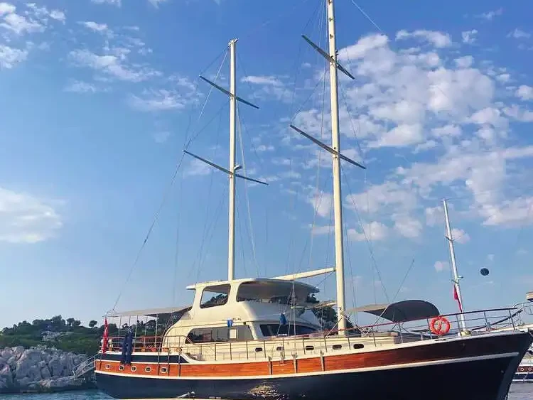 Noleggio Barca a vela Custom con patente nautica