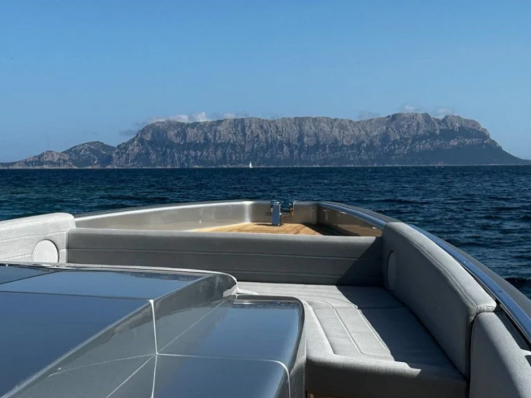 Noleggio Barca a motore Novamarine con patente nautica