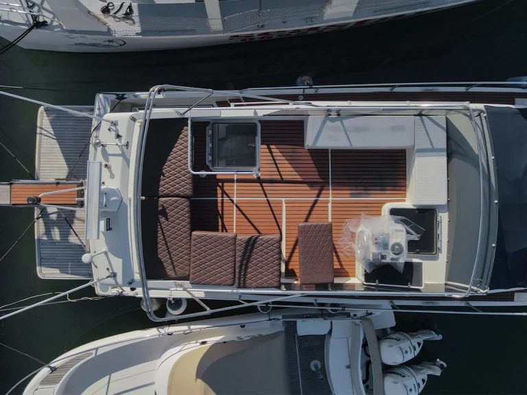 Noleggio Yacht di lusso Ferretti con patente nautica