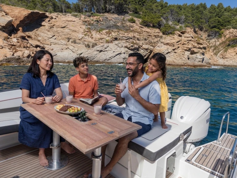 Noleggio barche Jeanneau Cap Camarat 9.0 WA a Vieux Port Golfe-Juan su Samboat