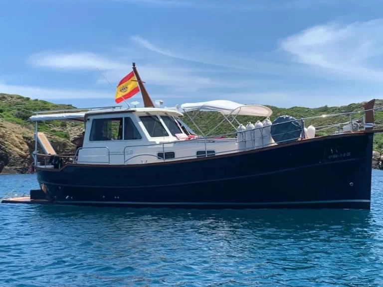 Noleggio Barca a motore Menorquin con patente nautica