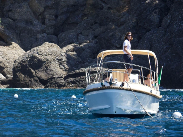 Noleggio Barca a motore con o senza skipper Frilvam  a Camogli