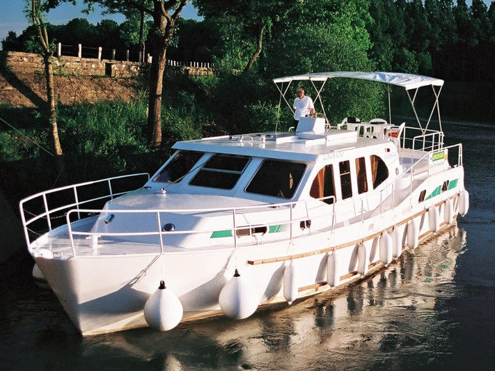 Noleggio barche  America 43 a Savoyeux su Samboat