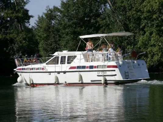 Noleggio Barca a motore  con patente nautica