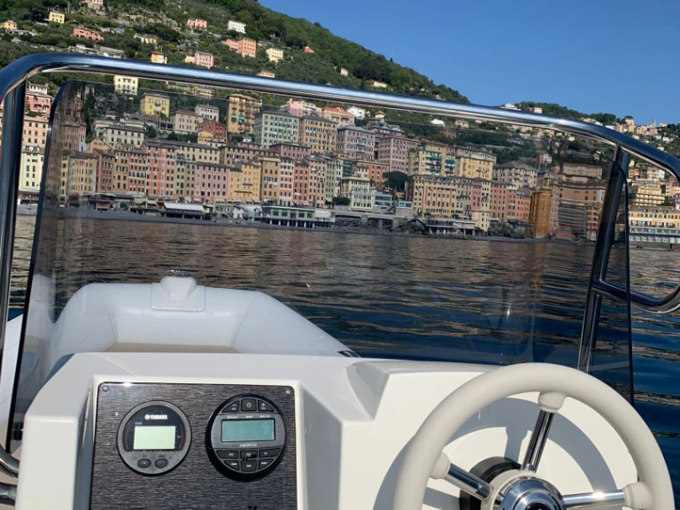Noleggio Barca a motore con o senza skipper Capelli a Camogli