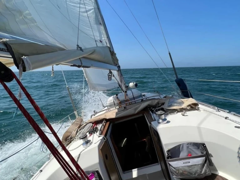 Noleggiare una Bavaria Bavaria 32 Cruiser a La Rochelle
