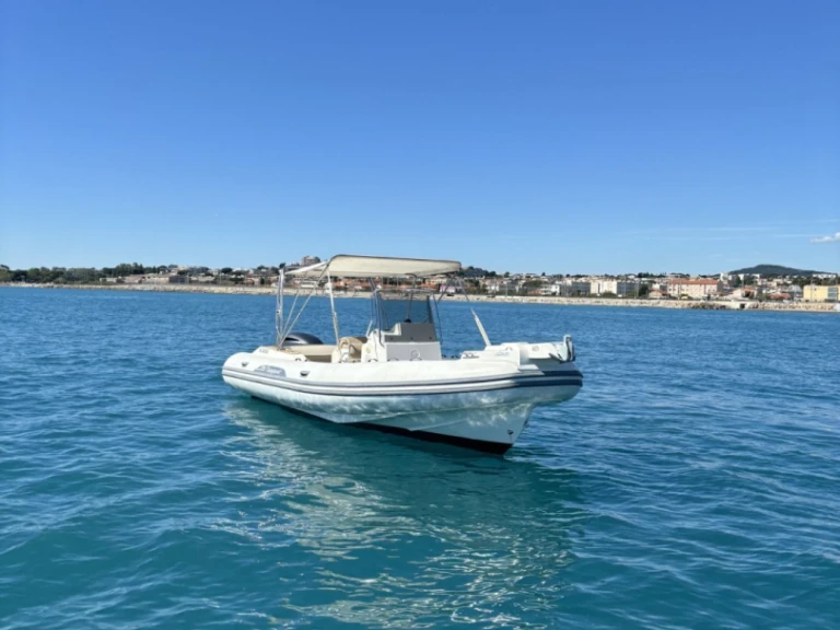 Noleggio barche Capelli Tempest 775 a Antibes su Samboat