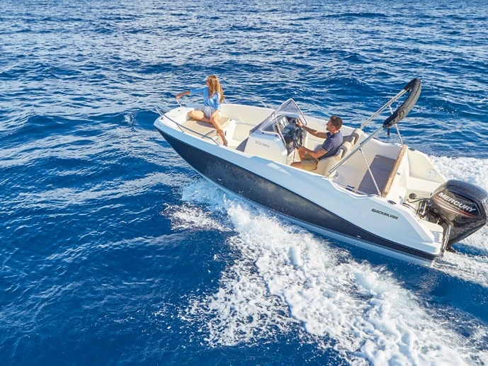 Noleggio Barca a motore a Antibes – Quicksilver Activ 555 Open