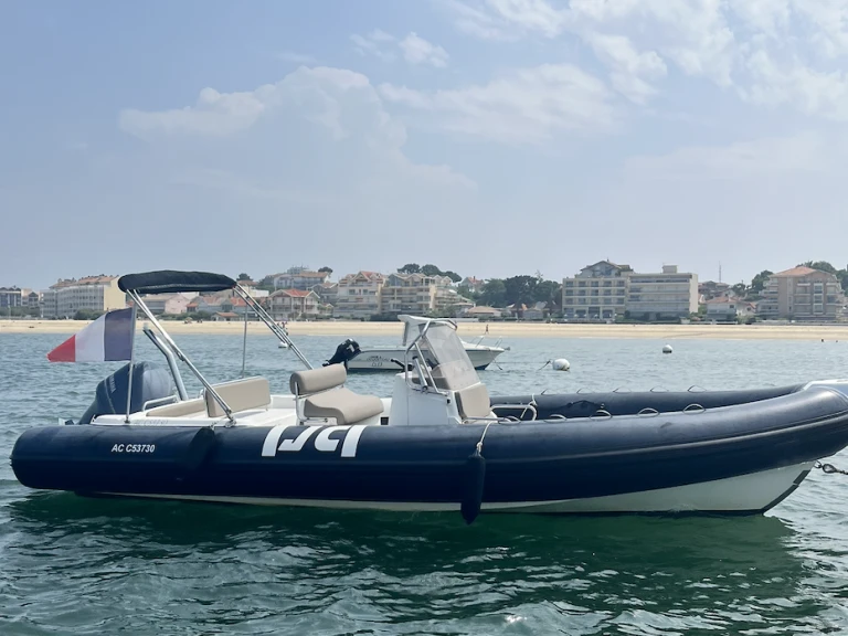 Noleggiare una Joker Boat Clubman 26 a Arcachon