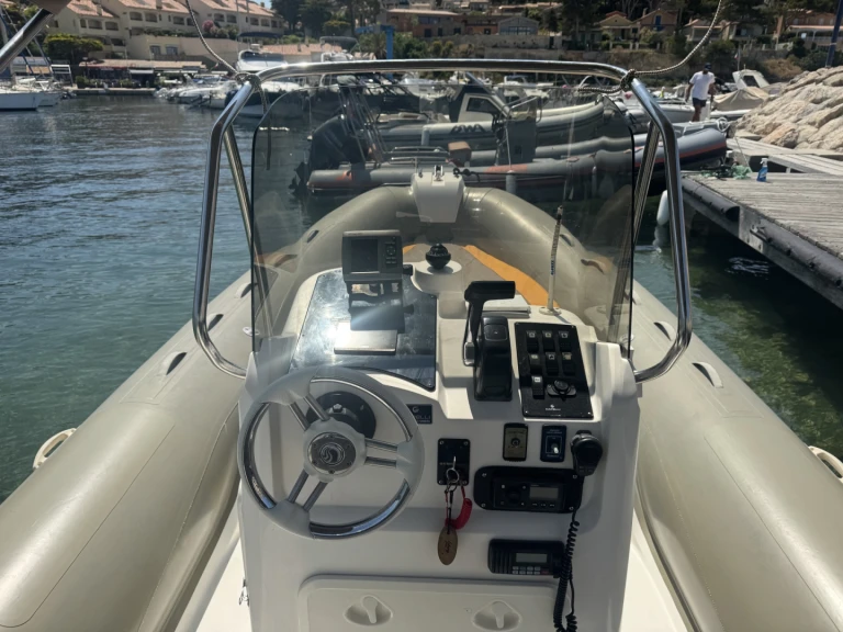 Noleggio Gommone Capelli con patente nautica